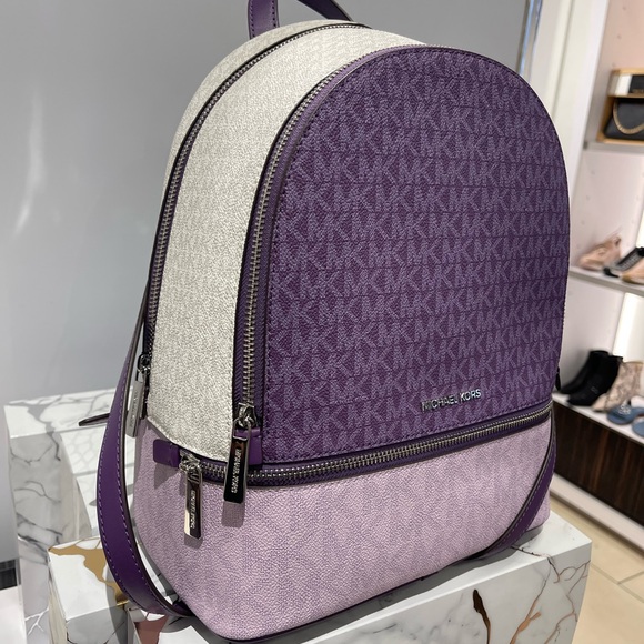 MICHAEL KORS Rhea Md Zip Color-Block Signature Logo Backpack
Dark Purple MLT
NWT - Picture 1 of 16